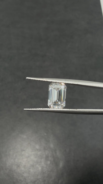 2.5ct Emerald Engagement Ring